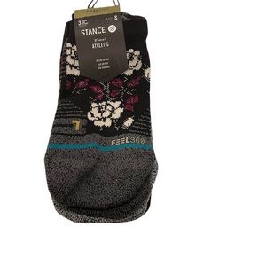 Stance Women’s athletic low cut socks. Feel 360 with Infiknit Size Small 5-7.5